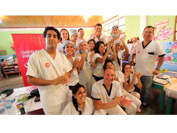 Alumnos de Odontología UPC siguen llevando sonrisas saludables a más niños en el interior del Perú