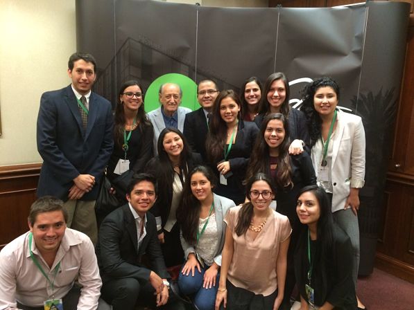 Alumnos y egresados de Comunicación e Imagen Empresarial UPC participan en Congreso Dircom en Ecuador