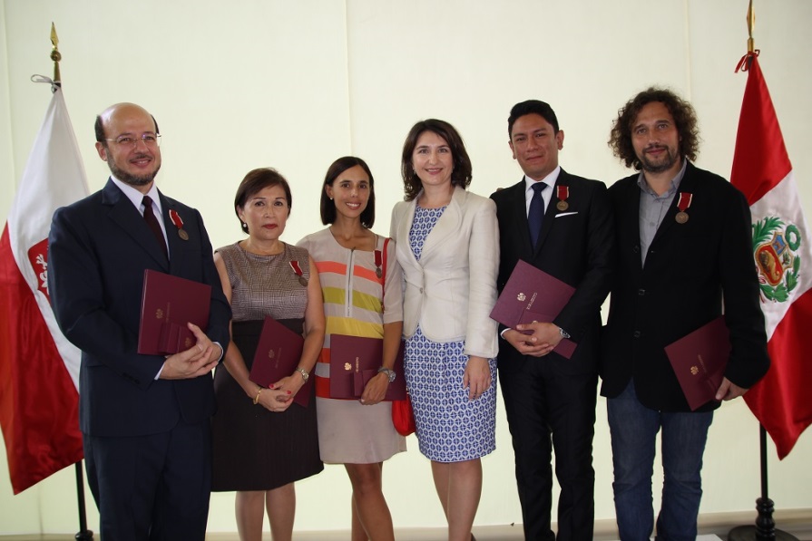 Embajada de Polonia reconoció a profesores de Comunicación Audiovisual y Medios Interactivos de la UPC