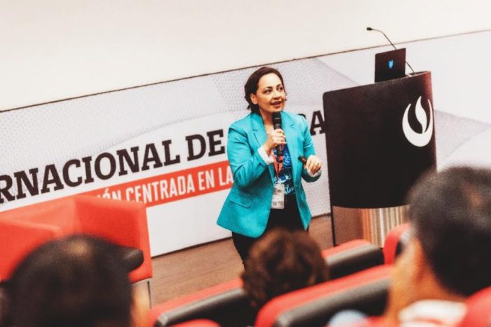 Más de 1000 especialistas peruanos adquirieron las últimas tendencias internacionales en innovación educativa