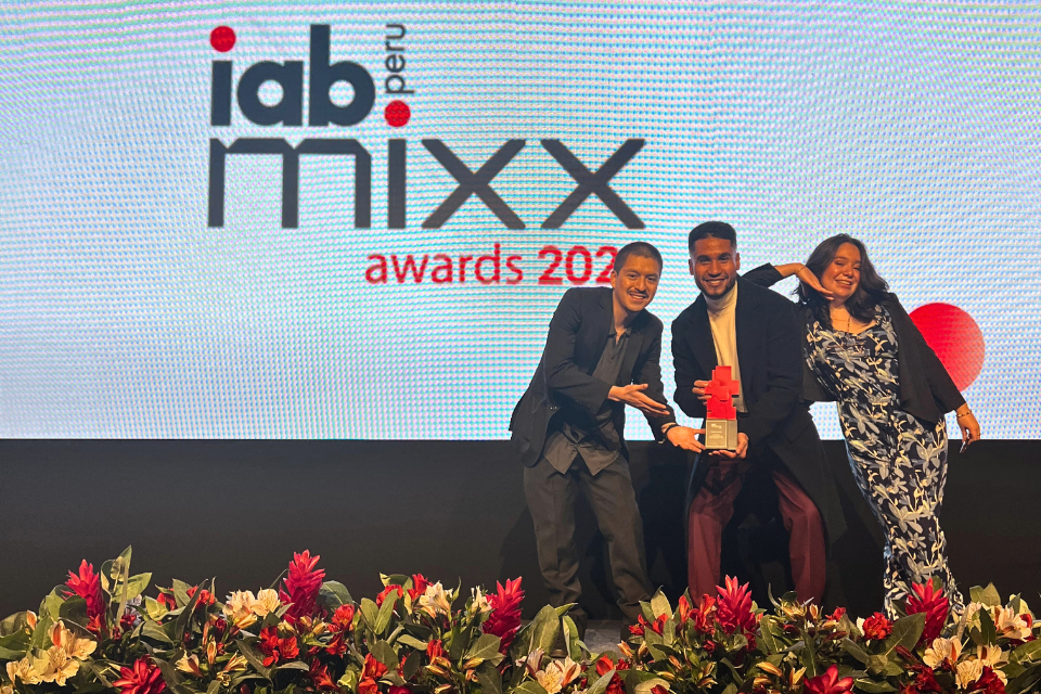 Alumnos de la UPC triunfan en los IAB MIXX Perú 2024 en la categoría Jóvenes digitales