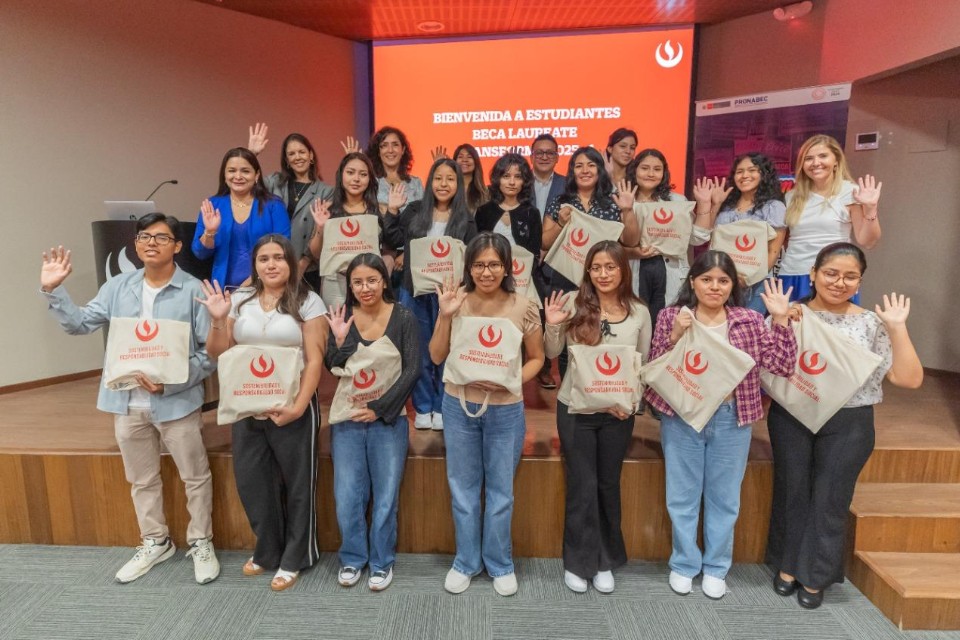 Nuevos talentos en el Perú acceden a Becas Laureate Transforma